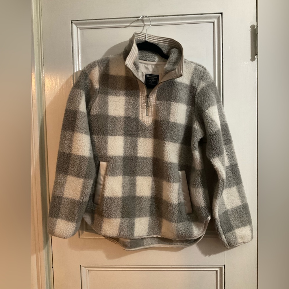 Abercrombie and Fitch grey and white quarter zip!